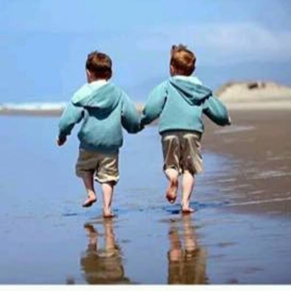 Meet your Posher, Claudia - Picture 1 of 1